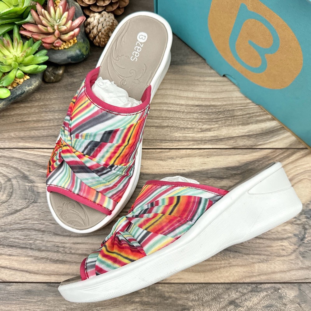 NIB Bzees Smile II 8.5M Wavestripe Slip On Comfort Wedge Slide Sandal